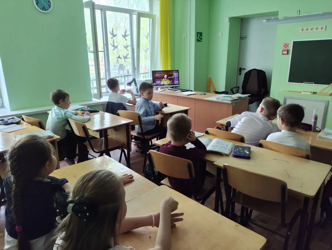 ♻️🌱♻️ Наша школа продолжает принимать участие во Всероссийской акции "Экологический субботник. Зелён