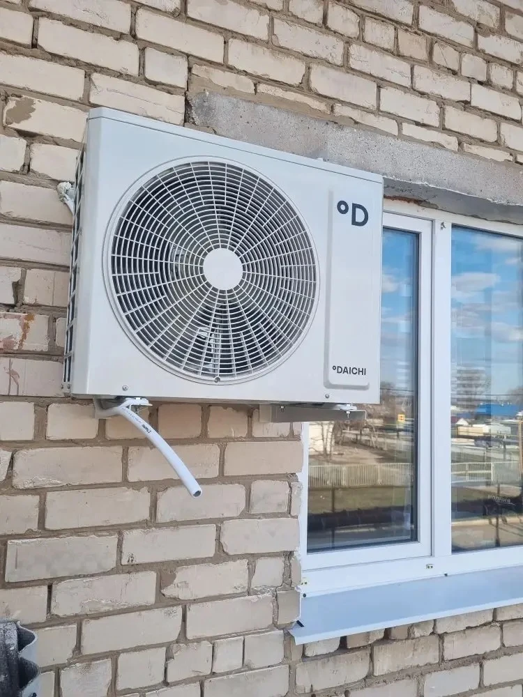 Сплит система Daichi ice2 инверторного типа.