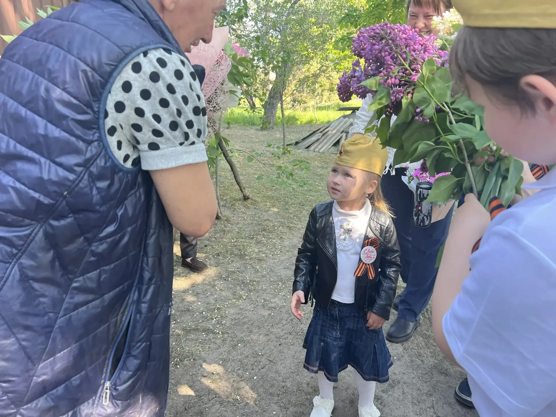В светлый День Победы обучающиеся начальной школы и воспитанники д/п "Теремок" совершил...