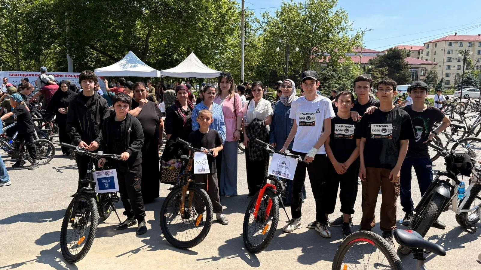 Наши ребята на городском велопробеге! 🚴‍♂️  Учащиеся нашей школы приняли активное участие в городско