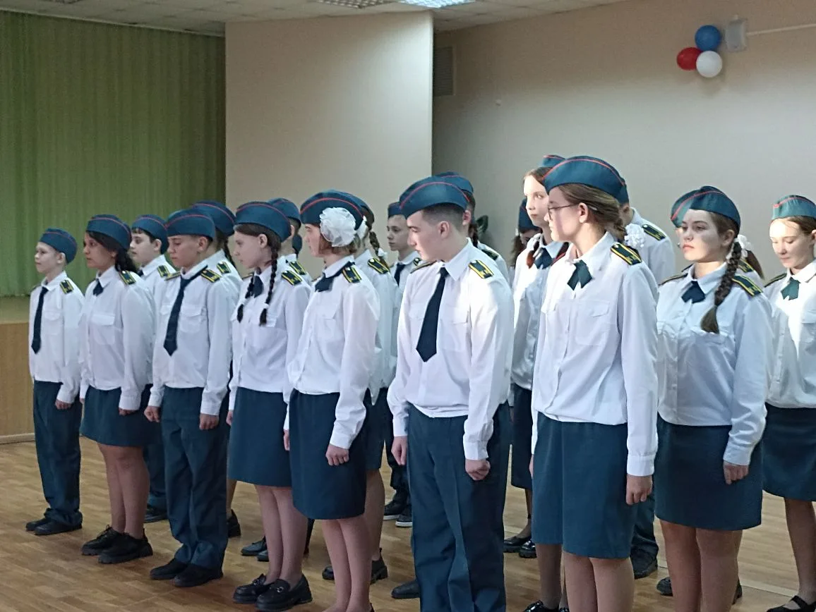 Строевая подготовка кадетов МЧС школы №13: Путь к совершенству! Сегодня наши кадеты МЧС школы №13 вн