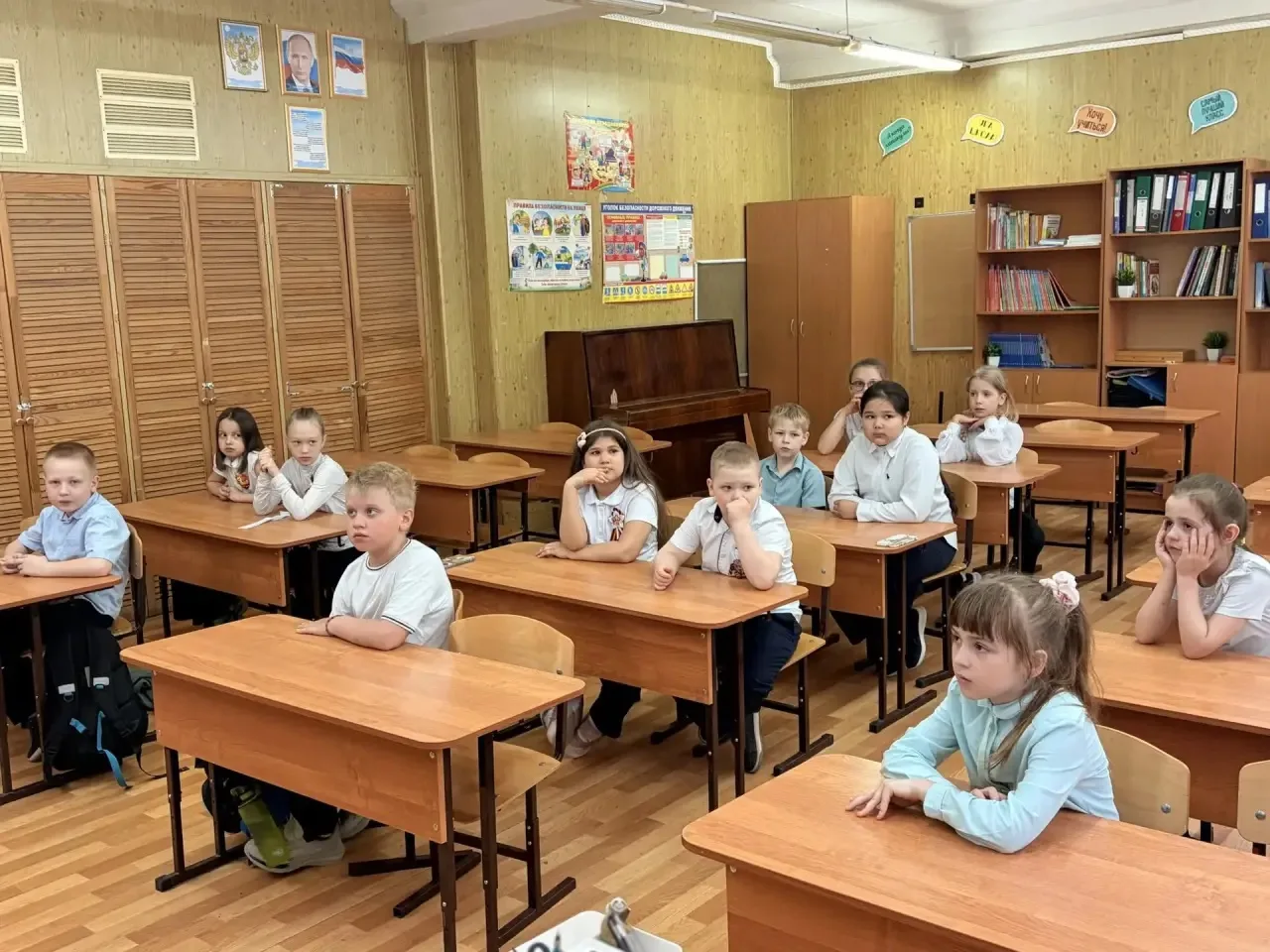 Перед обучающимися 1‑х, 5‑х и 6‑х классов выступил Кузнецов Денис Алексеевич — руководитель Южного и