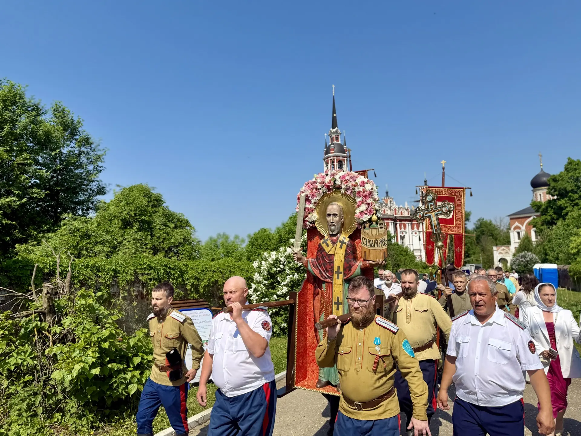 В Можайске с крестным ходом и молебном отметили 795-летие города и день Николая Чудотворца  22 мая М