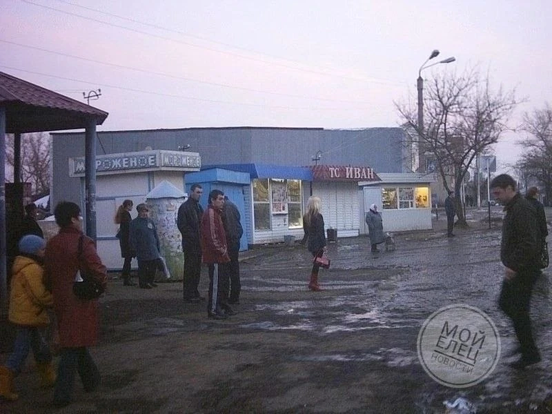 Площадь Победы в 2005 году