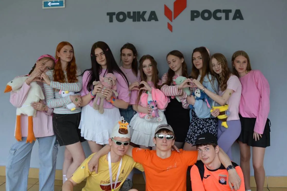 В эту пятницу наши 11-классники, прощаясь со школой, решили заглянуть в детство — и это было умилите