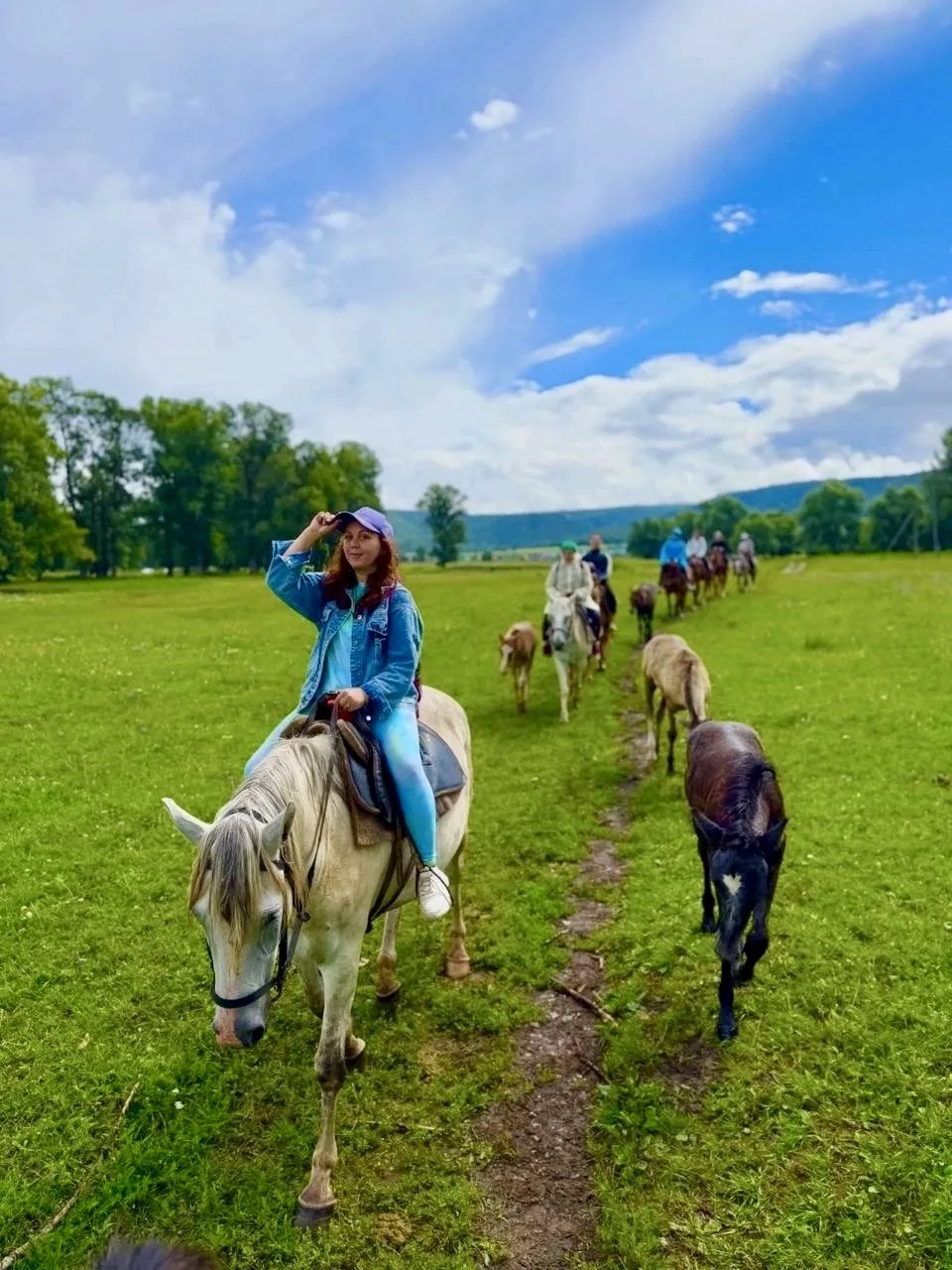 🐴⛰️ Гуляем по скалам верхом на конях 15 августа!

Представьте: тихий цокот копыт, свежий воздух, хо
