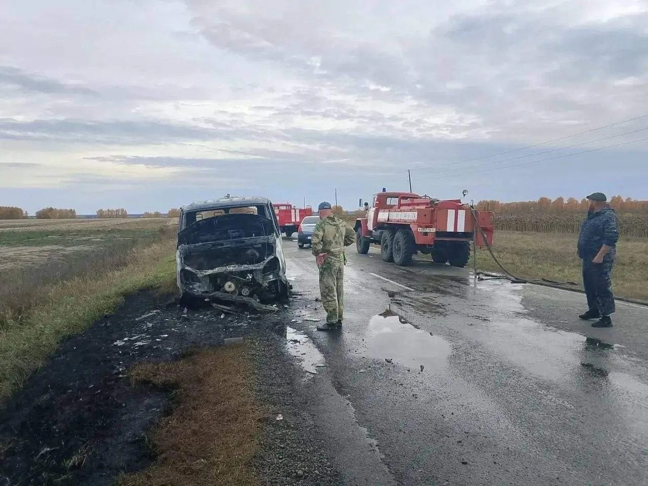 На алтайской трассе загорелся автомобиль-молоковоз