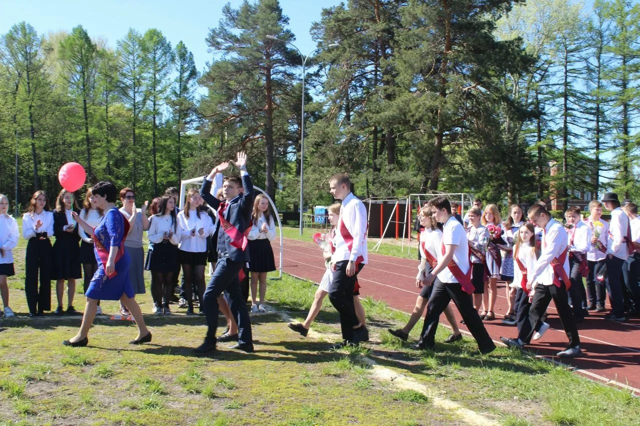 🔔 Сегодня по всей стране звучит последний звонок!