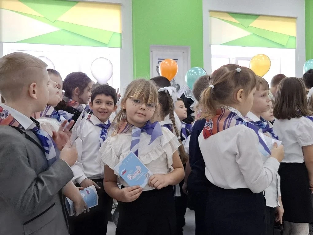 В нашей школе состоялось знаковое событие, объединившее сразу три важные церемонии: посвящение в «Ор