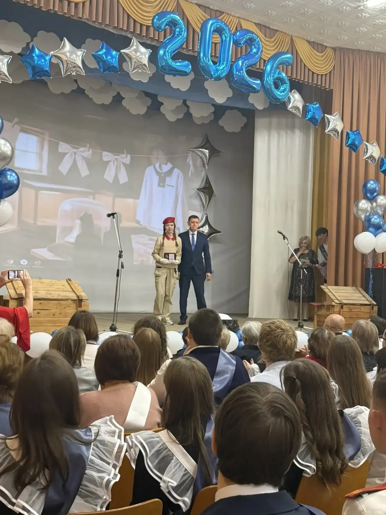 🎓 «Последний звонок» прозвучал для выпускников республики!