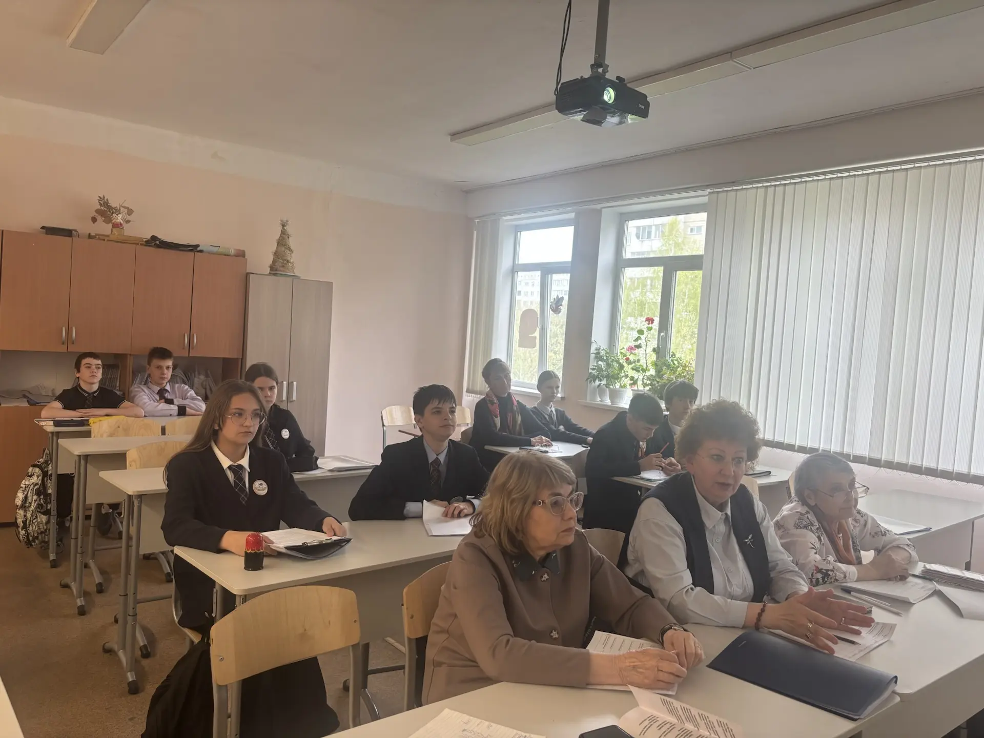 🗒️  7Г — защищаем проекты!  ✨ 14 и 18 мая в 7 гуманитарном классе состоялась защита проектно-исследо