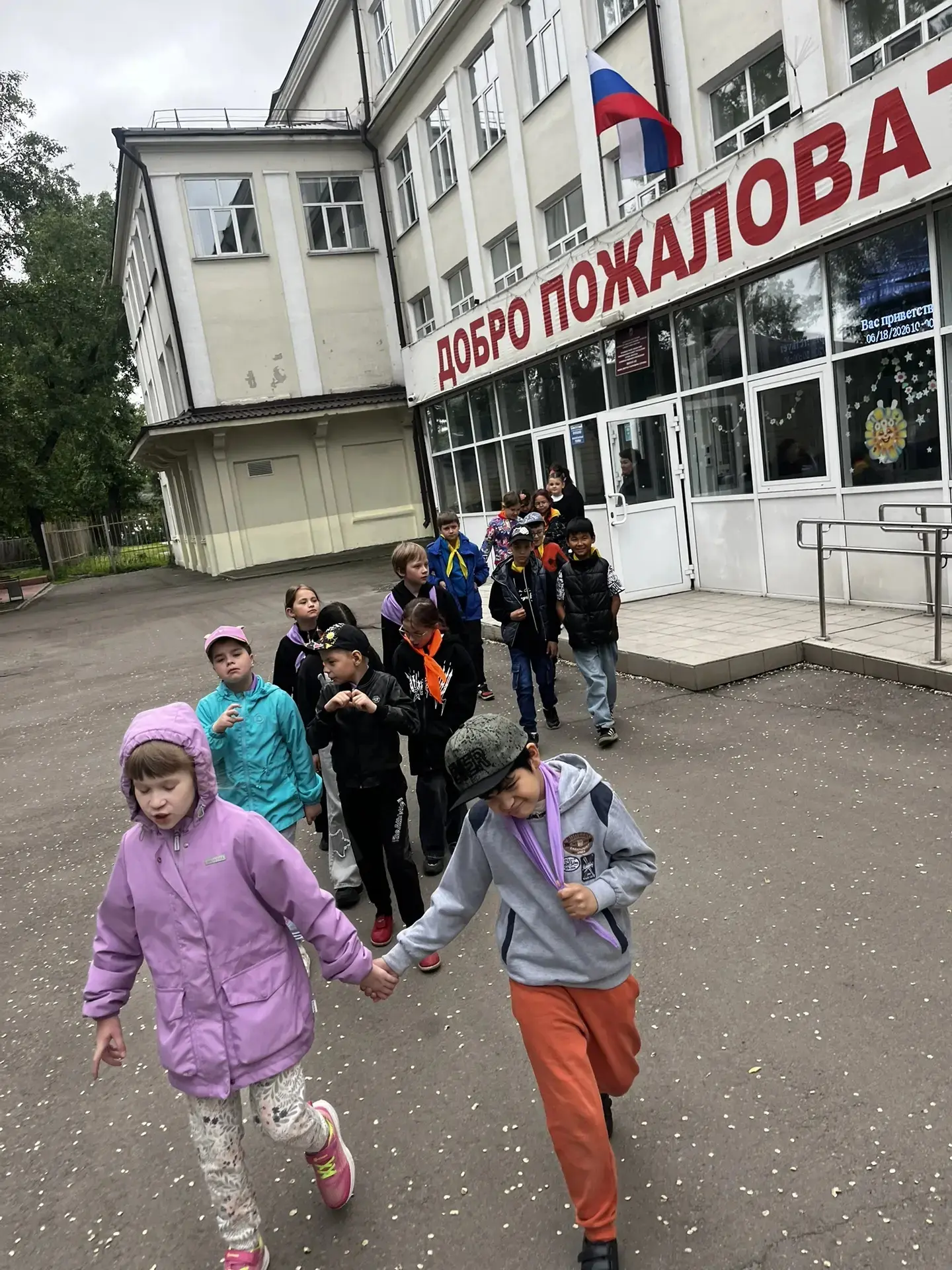 ✨ Завершаем сезон летнего лагеря яркой экскурсией! ✨

В третий раз водили ребят в Храм Казанской Ико