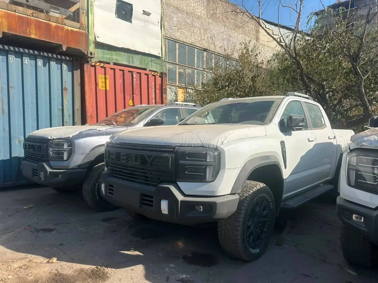 Rely R8 от суббренда Chery.