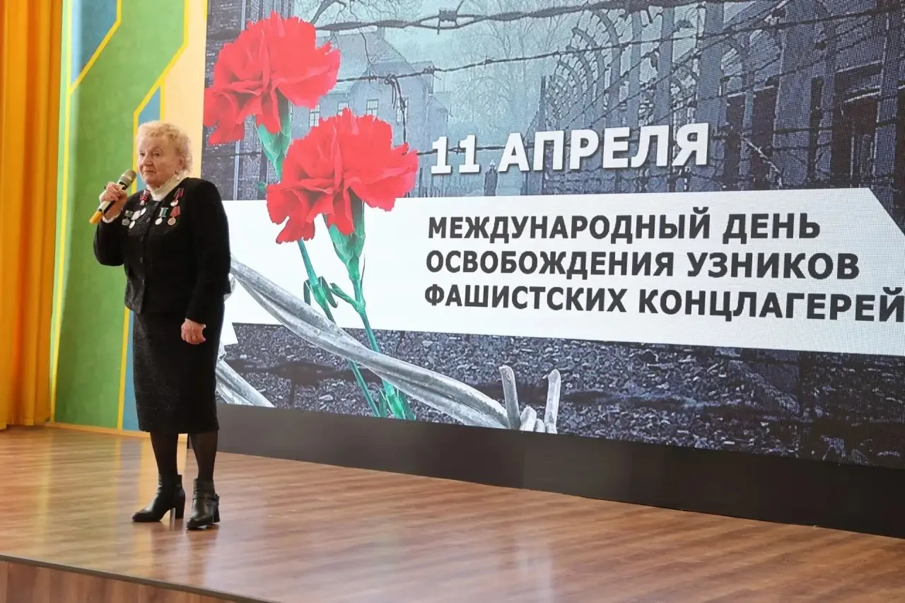 «Никто не забыт». В Каменске-Уральском узники фашистских лагерей посетили школу № 34.  Международный