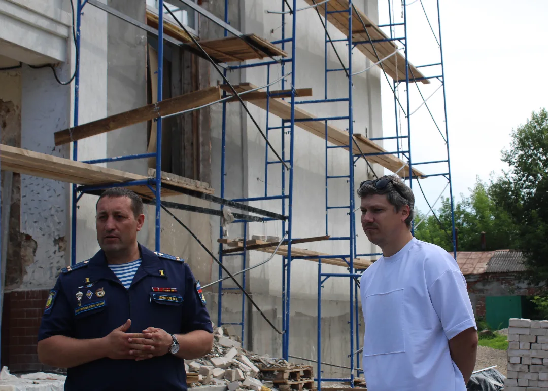 🛠️ Продолжаю контролировать ремонт в Новогоркинском доме культуры. Вместе с сопредседа...