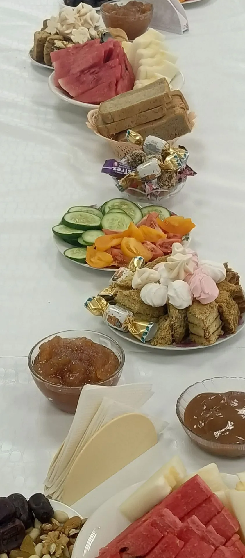 Праздничное угощение и тепло встреч ☕️🍰