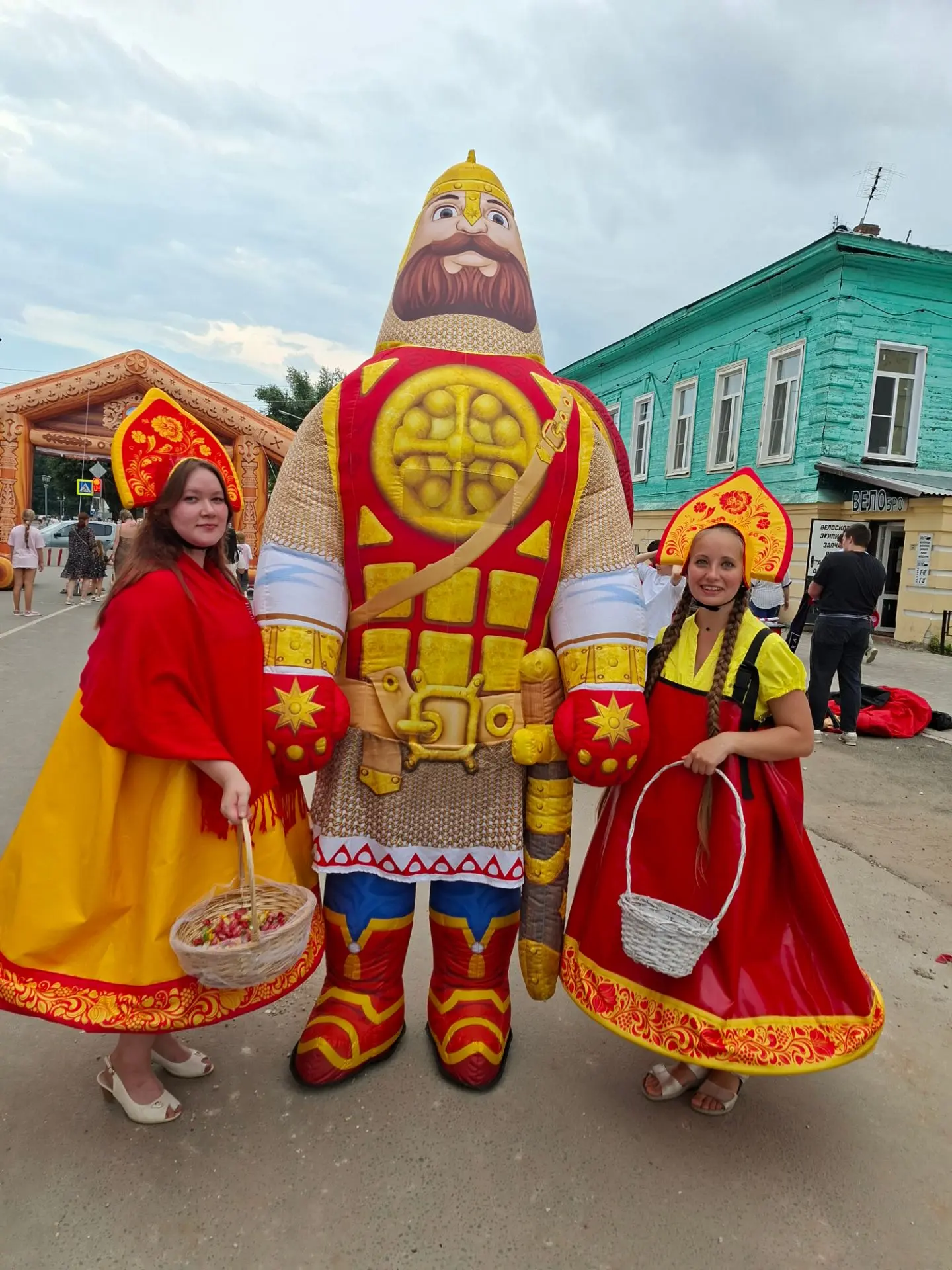 🌼В праздничный день - День семьи, любви и верности - 4 июля - наша школа представила площадку "Бары