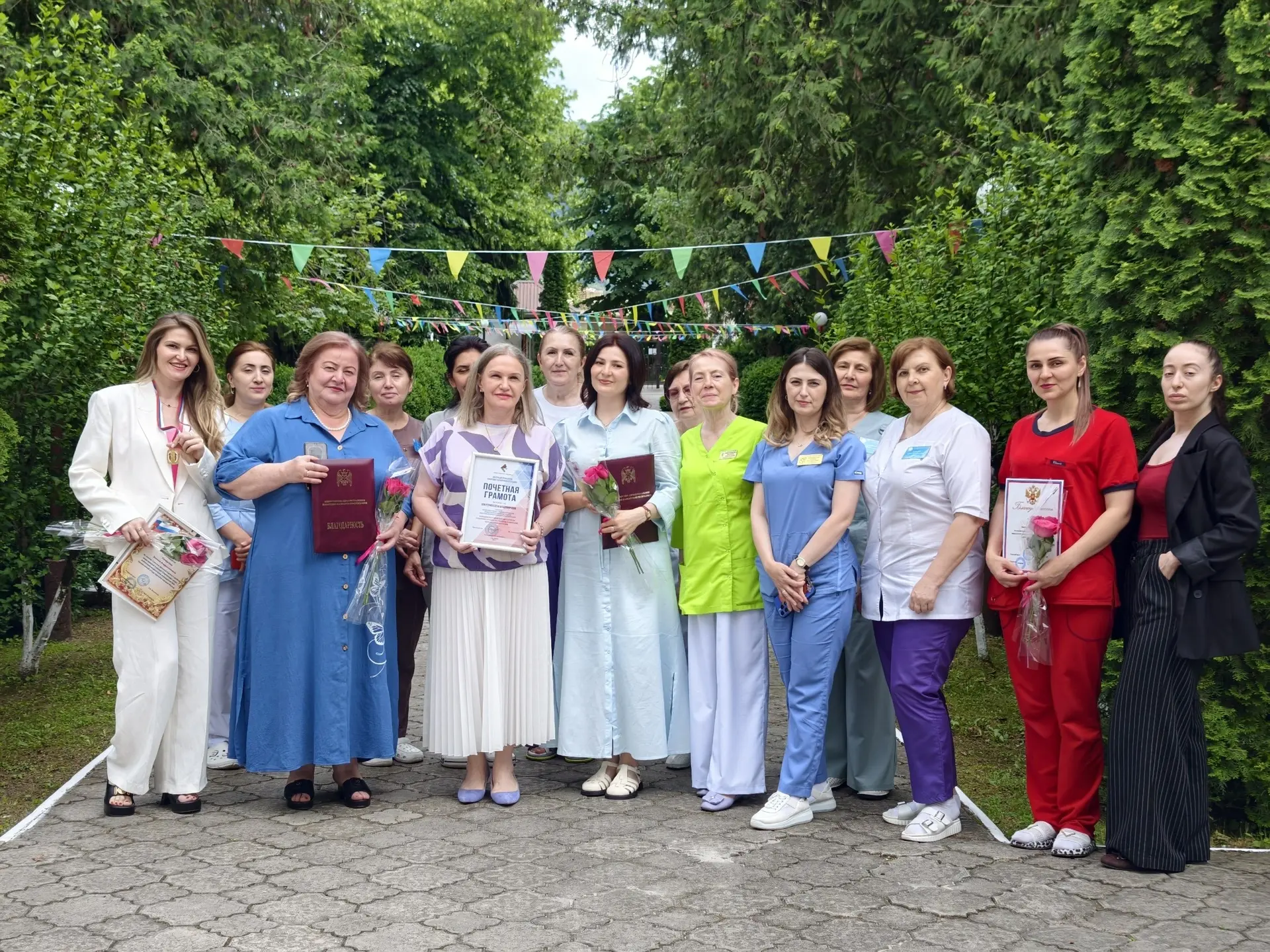 🌟 С Днём медицинского работника! 🌟

В санатории «Звездочка» с особой теплотой поздравили коллег с 