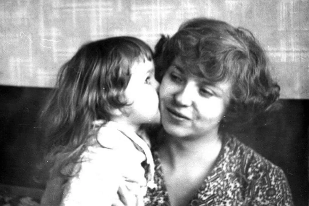 Сегодня у Мамы день рождения.