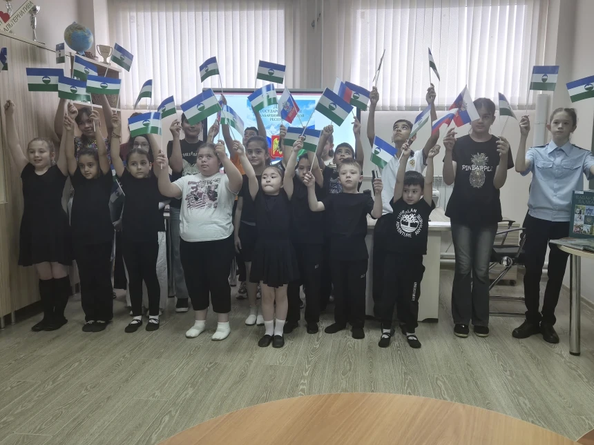 🔷️Отделом читального зала, для учащихся центра дополнительного образования ДАТ «Солнеч...