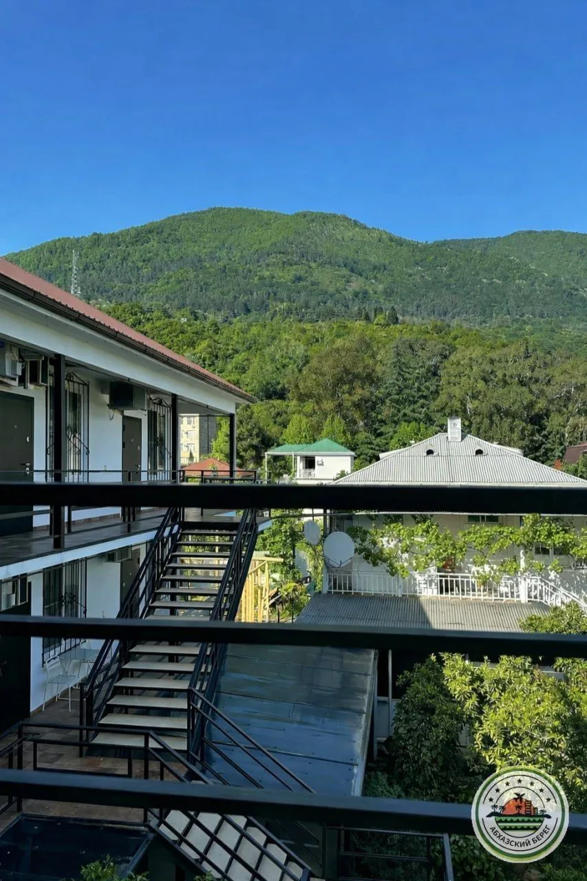 "САНРАЙЗ" гостевой дом с завтраками  📍Гагра, ул. Адыгаа, 4 🏖 10 минут пешком до пляжа 👥 размещение д