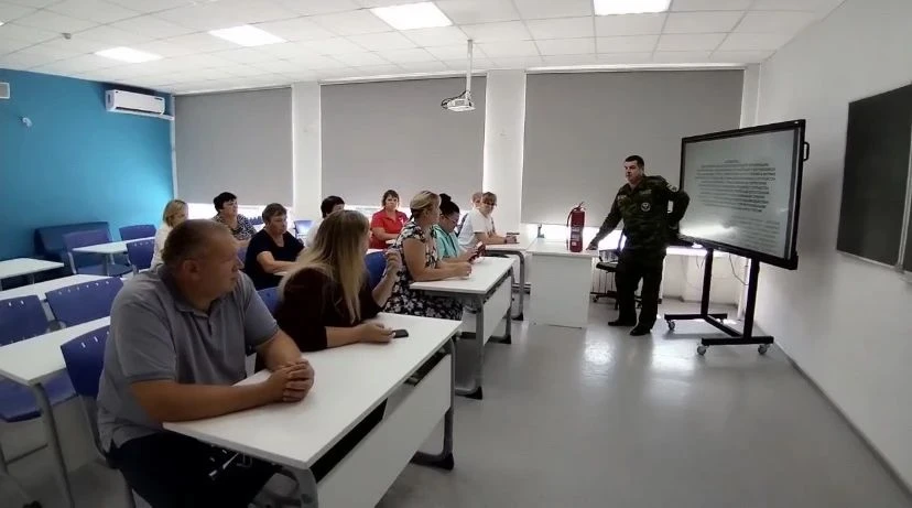 🛡 Безопасность в Листопадовской школе: наши педагоги отработали действия при ЧС