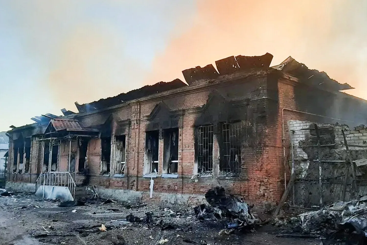 В ночь на 22 мая Вооружённые силы Украины нанесли удар беспилотниками по общежитию Стар...