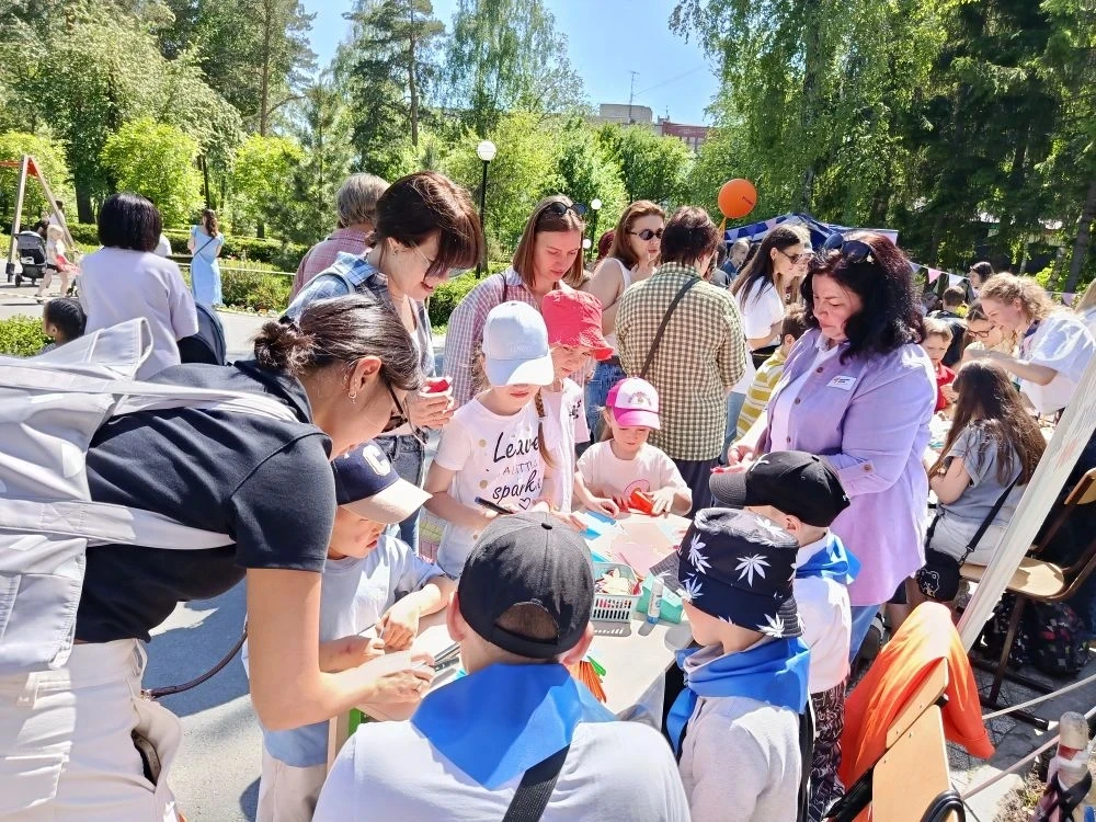 🌈Вчера в День защиты детей в Центральном парке г. Новосибирска наши Орлята Абдуллах, А...