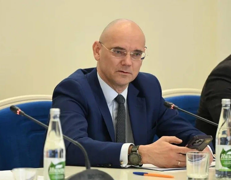 Позабыты хлопоты, остановлен бег  ⚡️ Новость дня: Дмитрий Глушко ушел с поста ректора МГУ им. Огарев