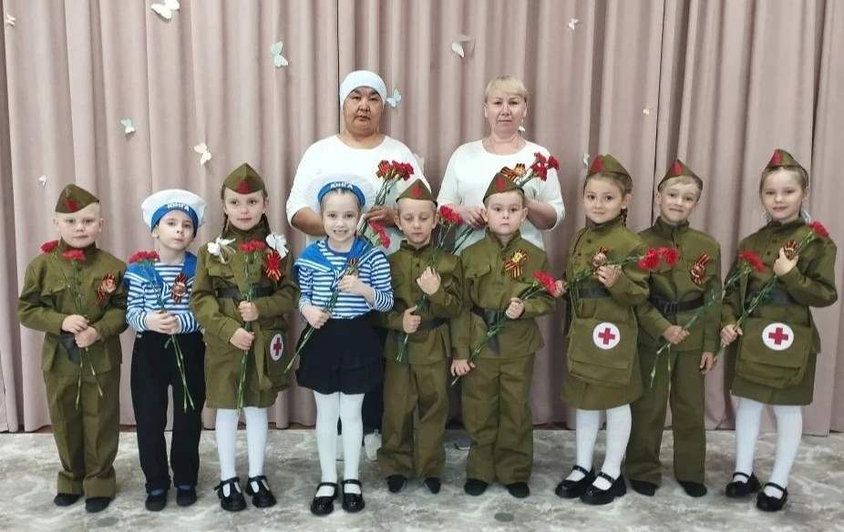 Поздравляем с наступающим праздником Великой Победы!

Уважаемые односельчане!

От всей души поздравл