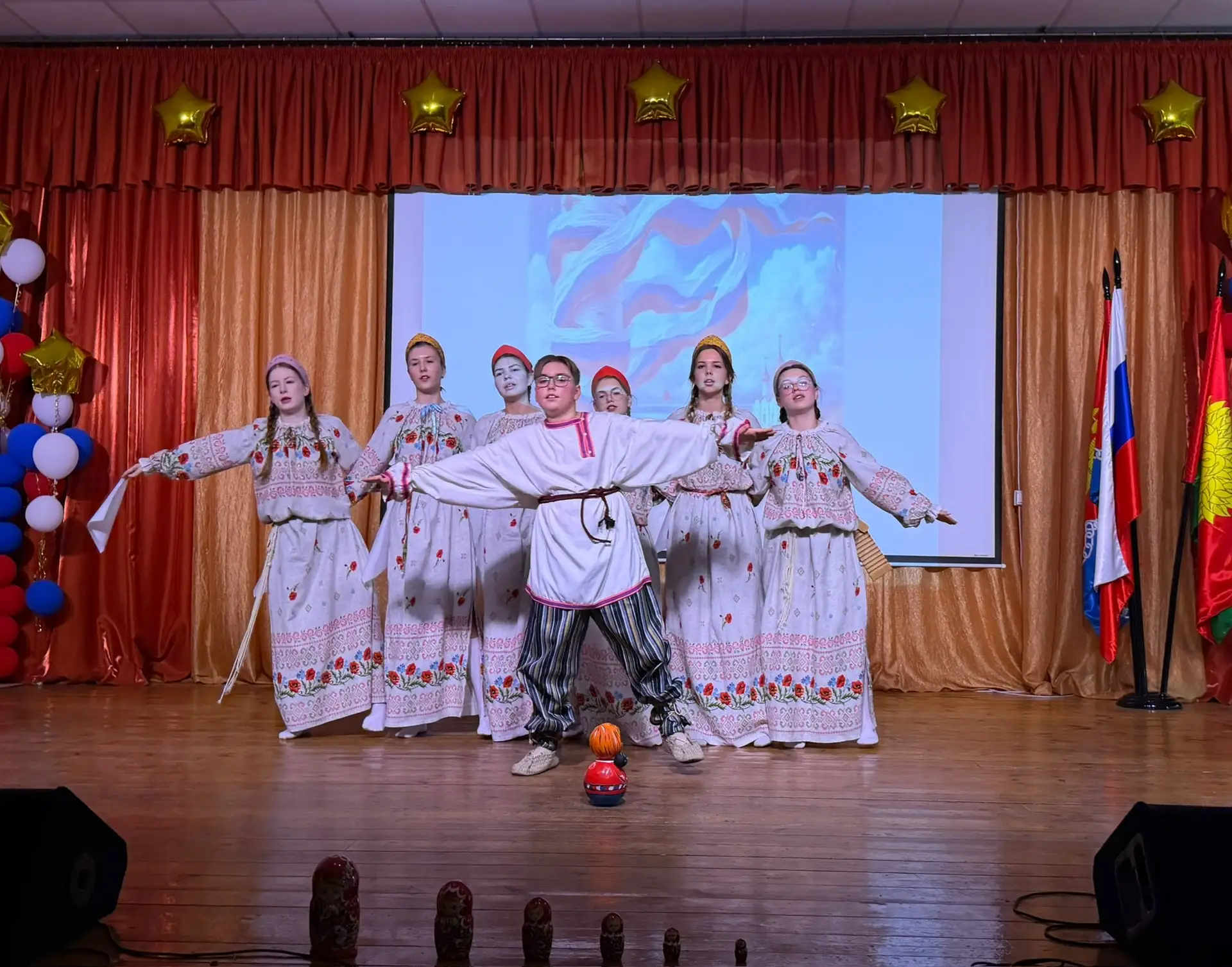 🎭 Сегодня, во Всемирный день театра, наши школьники подарили нам настоящую магию сцены!