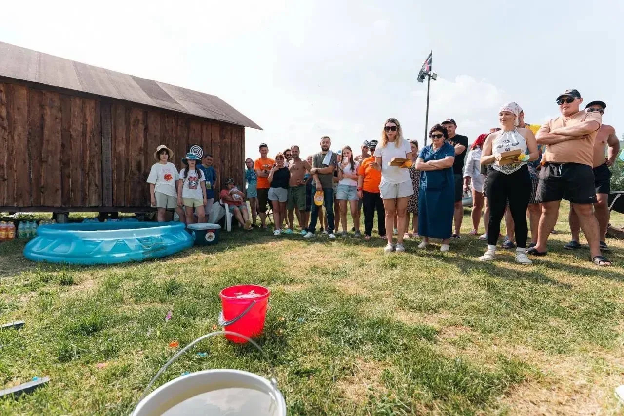 Рыбалка — дело семейное! 🎣

В эти длинные выходные в Кузбассе было жарко, и не только из-за погоды.