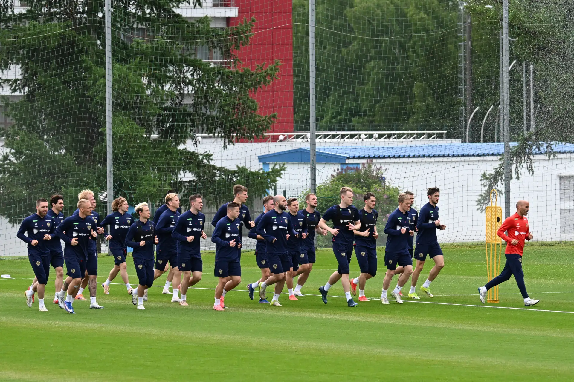 ⚽️ Стал известен окончательный состав сборной России по футболу на первые осенние товар...