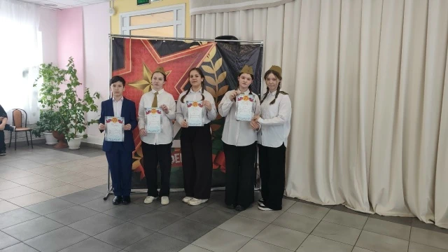 "Битва хоров - 2026"  Особая атмосфера царила в школе №10 города Лиски в преддверии Дня защитника От