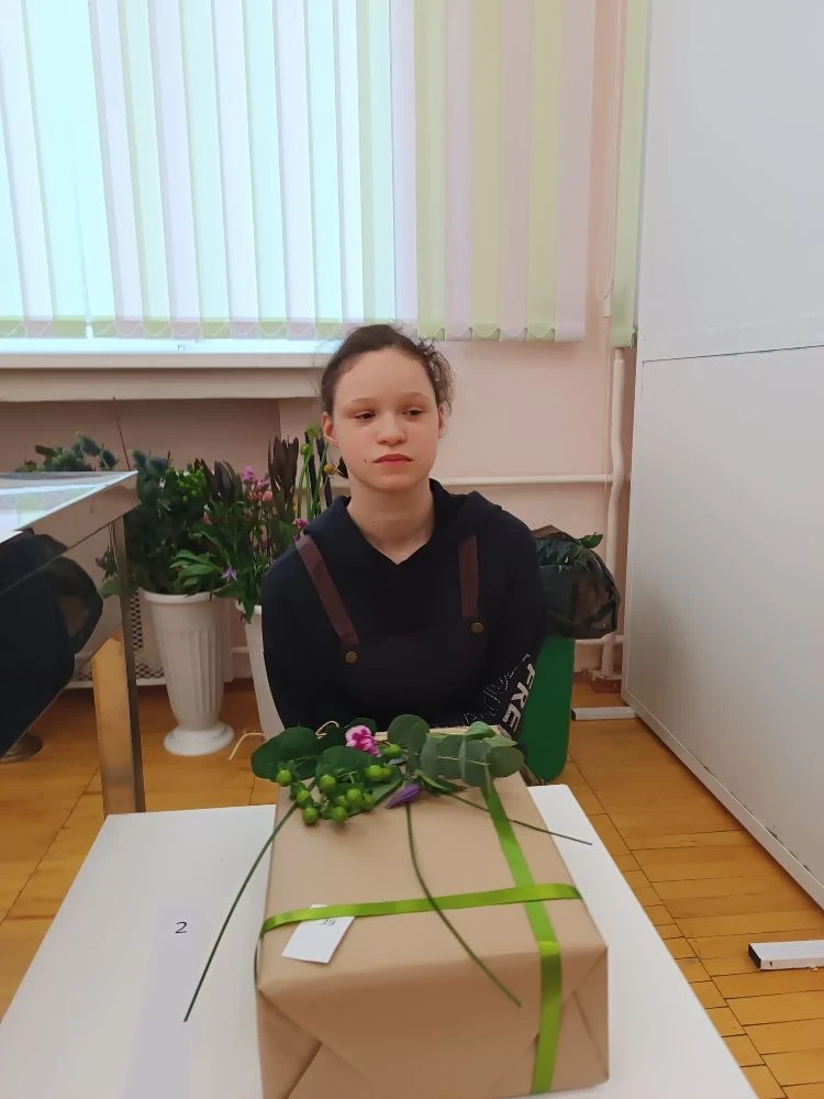 💐 Флористика на «Абилимпиксе»: наши ребята в деле!  Сегодня Вероника Зяблицева и Иван Дьяченко из 8 