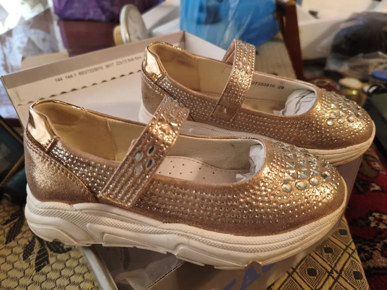 Продам сандалии, фирма Сказка, р. 29. Состояние отличное, были одеты 2-3 раза. 600 руб....