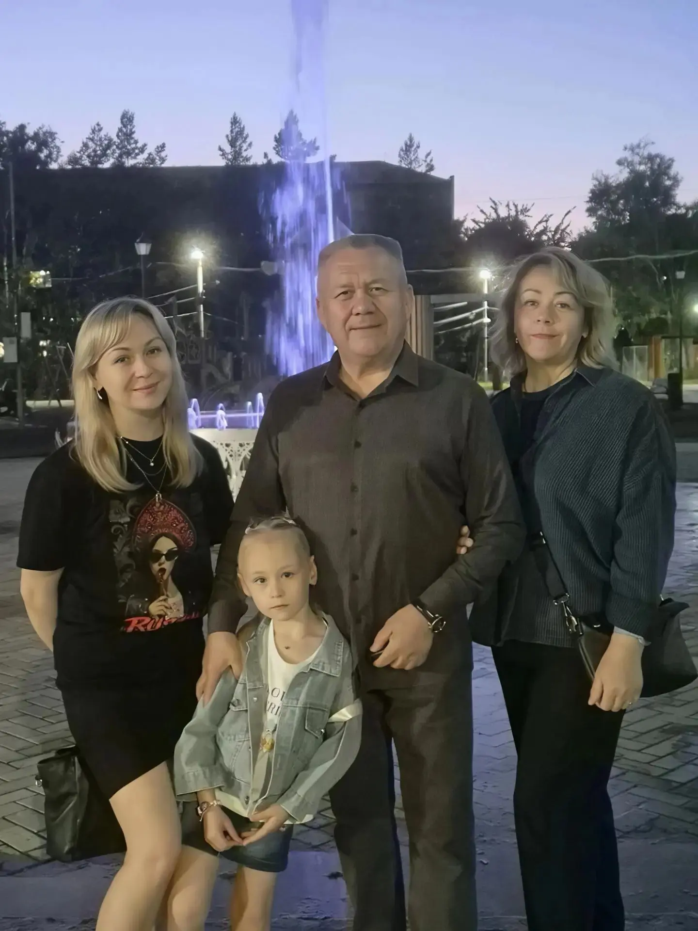 Глава Дальнереченского ГО Сергей Старков:

Редкие, но ценные минуты в кругу семьи. Рад провести врем
