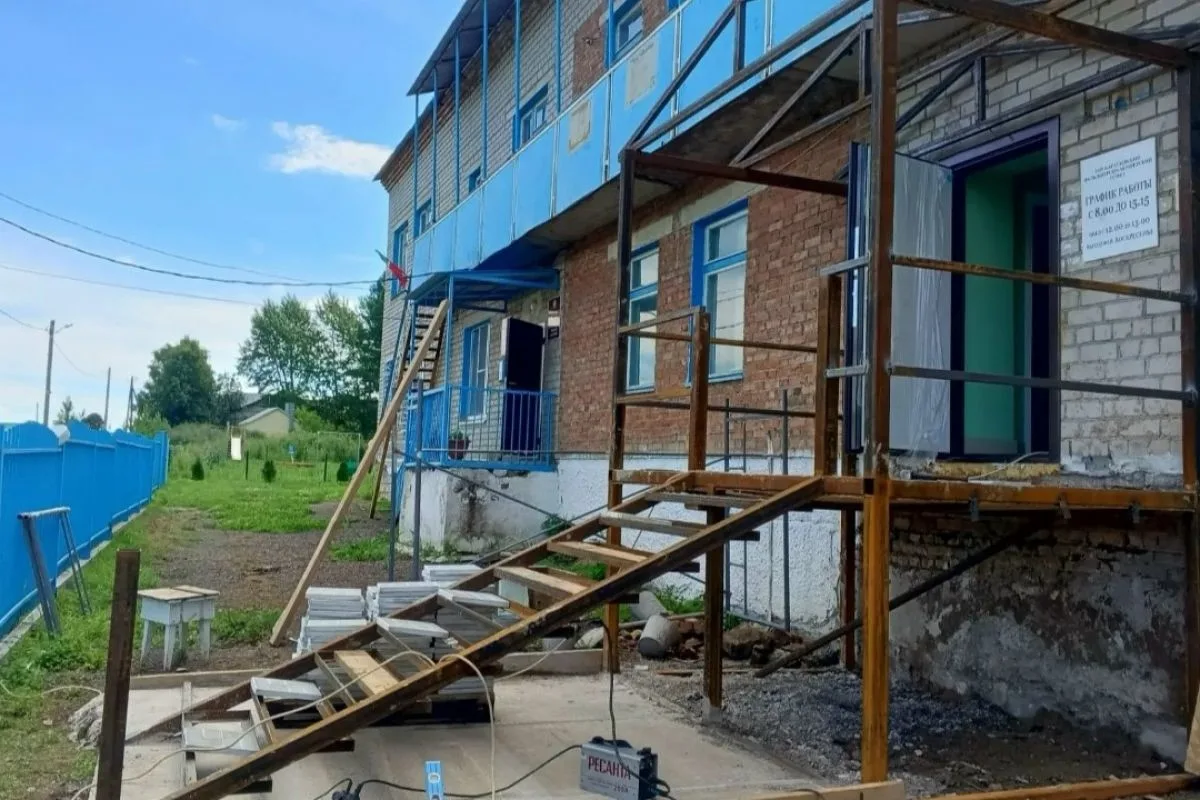 📍В селе Зай-Каратай Лениногорского района продолжается капитальный ремонт ФАПа.

В здании обновили 