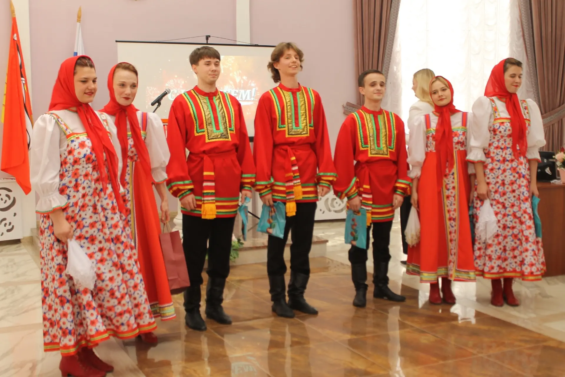 Сегодня ансамбль русской песни «Ивушка» под руководством Мухиной Натальи Викторовны поз...