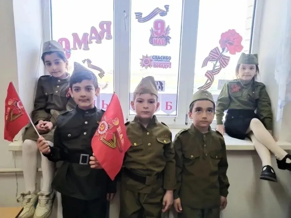 🌍«Окна Победы»: школы Новолакского района объединились в преддверии 81‑й годовщины Великой Победы  В