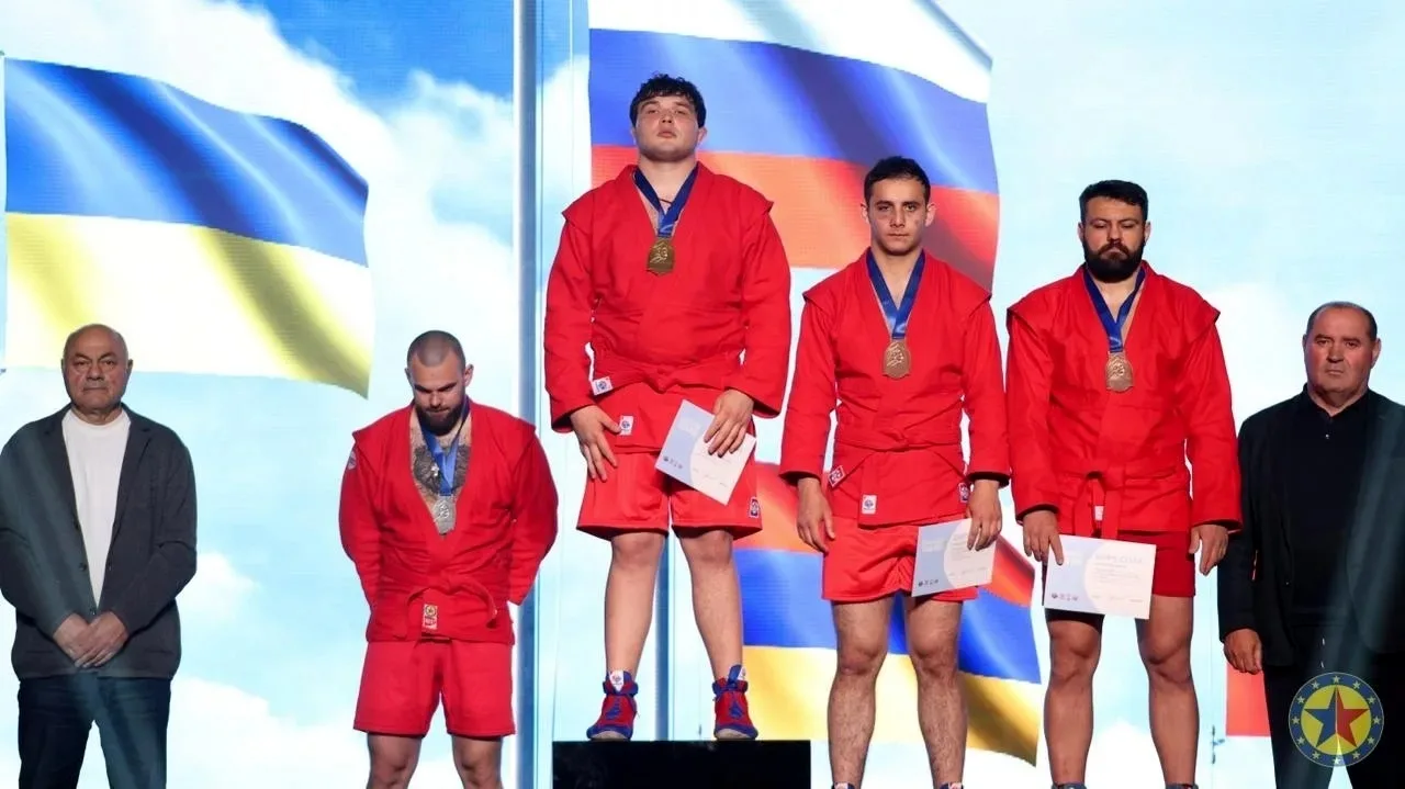 Вот это богатырь! 🤼‍♂🇷🇺  Иу-ху! Наш спортсмен – чемпион Европы. 🥇   Студент ГСГУ Савелий Солдатенков