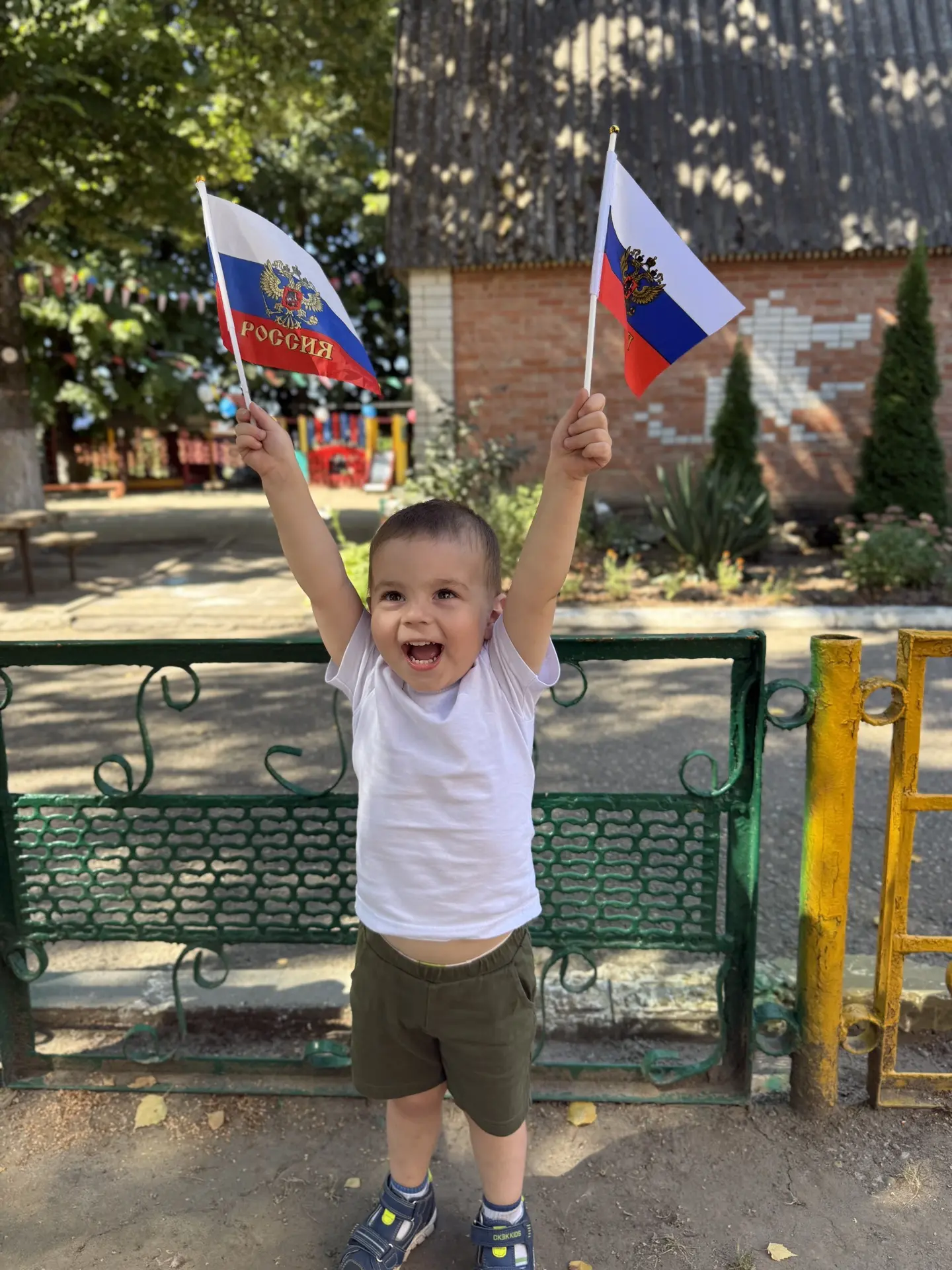 В группе раннего возраста, воспитатели в лёгкой форме сформировали у самых маленьких пе...