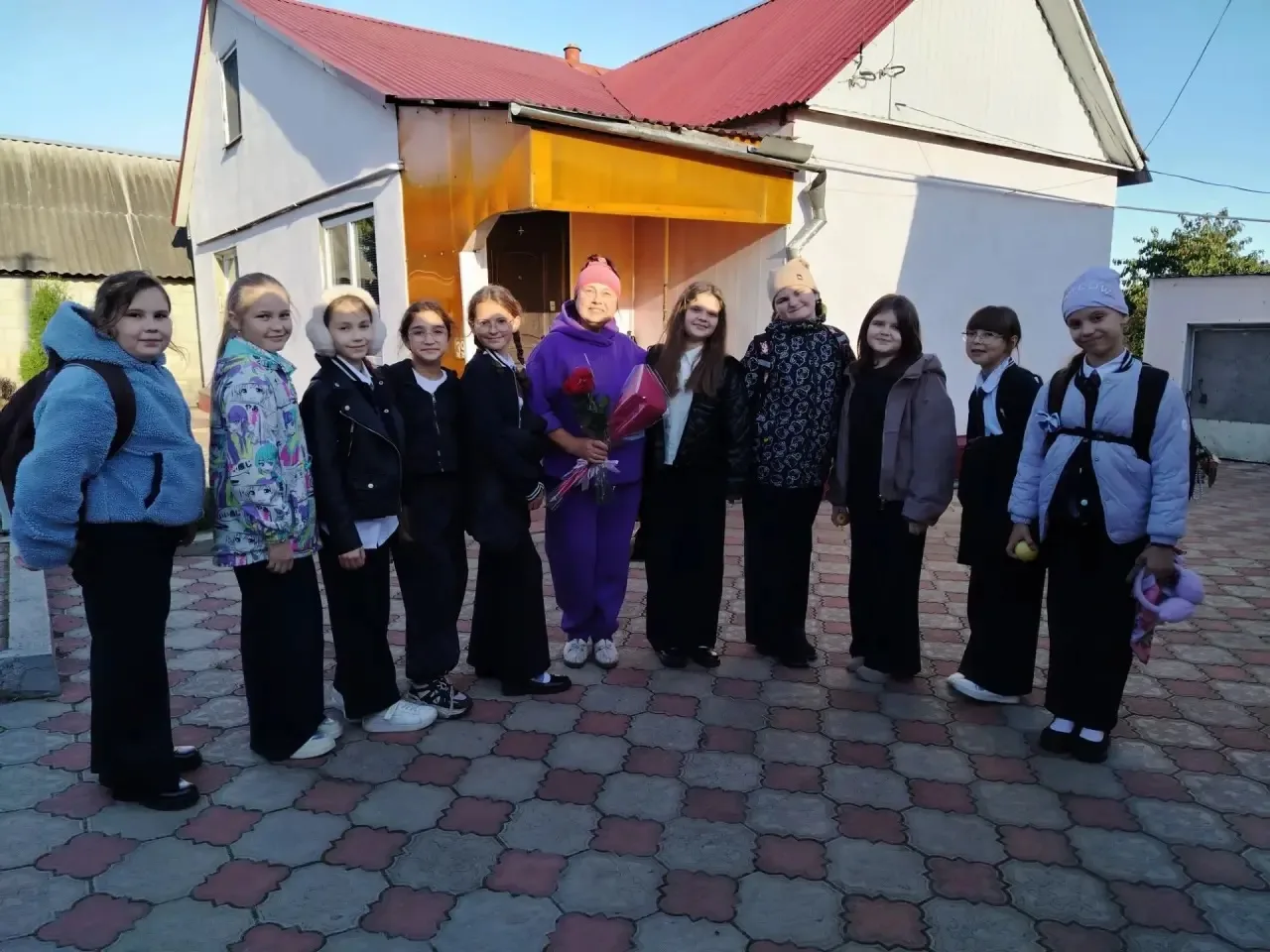 🎉 Накануне праздника День учителя вокальный ансамбль «Улыбка»  устроил особенный празд...