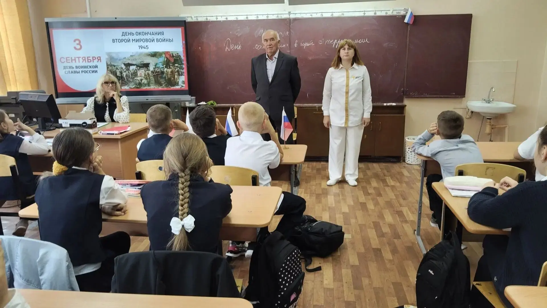 Сотрудники регионального УМВД приняли участие в ряде мероприятий, посвященных Дню солид...