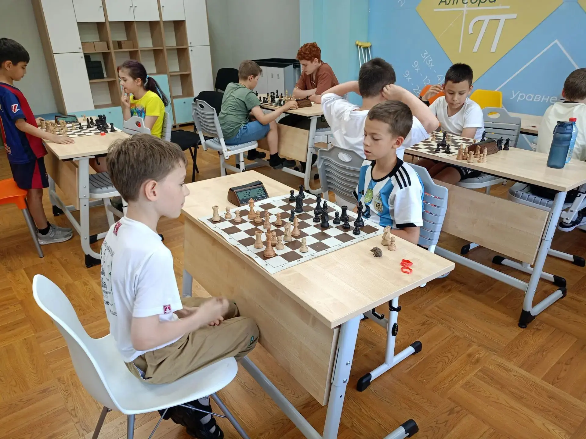 ♟️ Учебный процесс в «Гагарине»: когда шахматы — это не только уроки!