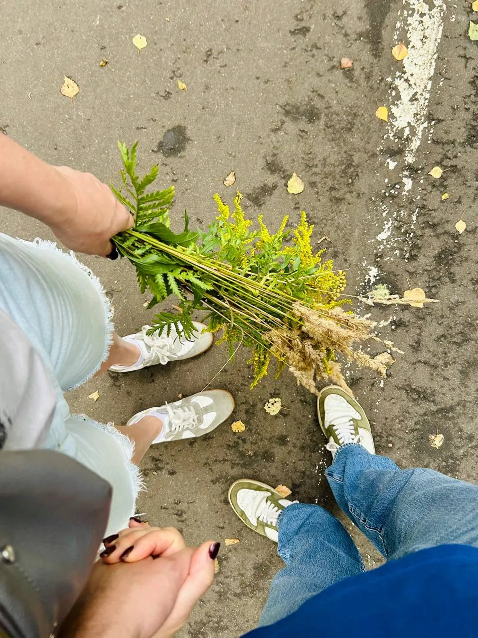 Гуляли сегодня с женой по лесу