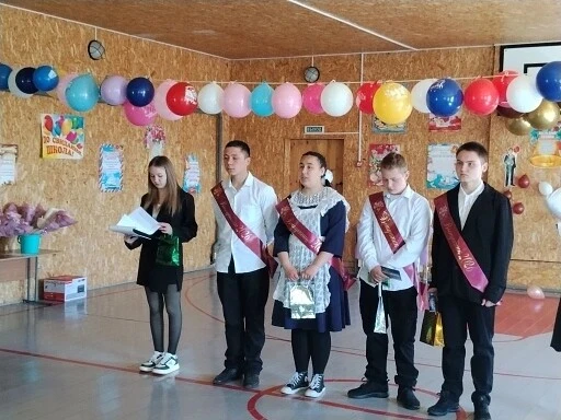 Последний звонок, как и первый - волнительное событие в жизни не только родителей,  но ...