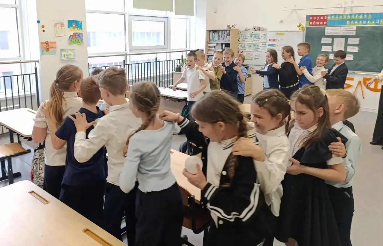 🌸🫂Неделя психологии в Майской гимназии продолжается совершенствованием у обучающихся навыков общения