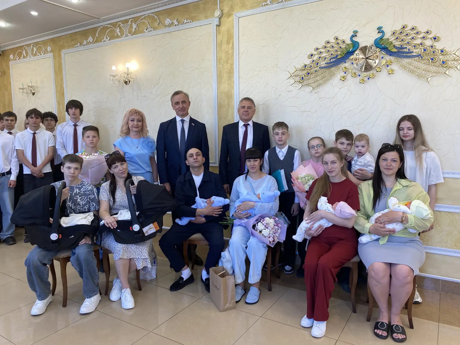 🔹 Торжественная церемония имянаречения трех пар двойняшек, посвященная предстоящему Дн...