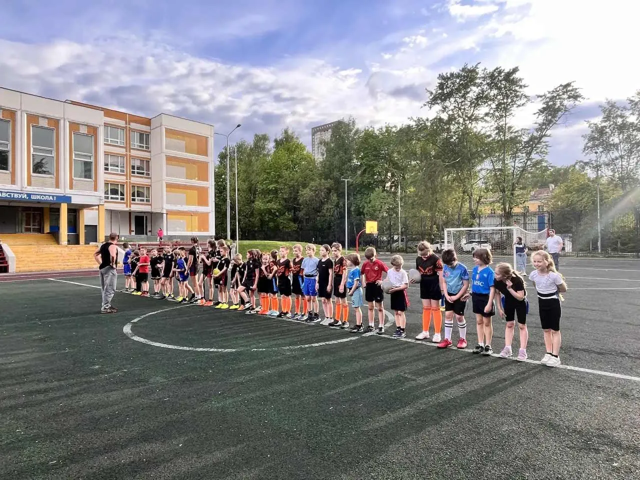 🏉 Не игра, а настоящий праздник спорта!  В гостях у наших тэг-регбистов побывала команда «Движение В